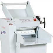 Cilindro Laminador Sovadeira de Massa Pastel Industrial Rolo 40cm com Pedestal CLPE390 Gastromaq