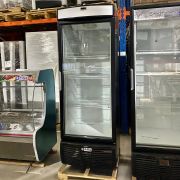 Expositor Expositora Vitrine Geladeira de Bebidas Refrigerada Grande 570L Preta Usada